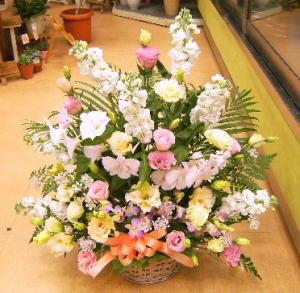 深夜に、明日の準備中　・・・｜「花の香花園」　（愛知県犬山市の花キューピット加盟店 花屋）のブログ