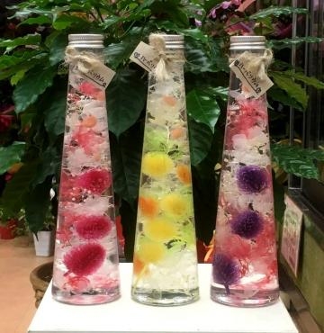 「かわいい」 を ガラス瓶に閉じ込めました。　(#^.^#)｜「花の香花園」　（愛知県犬山市の花キューピット加盟店 花屋）のブログ
