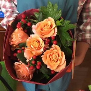 お誕生日の花束です♪｜「花の香花園」　（愛知県犬山市の花キューピット加盟店 花屋）のブログ