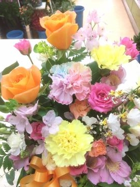 送別会のアレンジメントです♪｜「花の香花園」　（愛知県犬山市の花キューピット加盟店 花屋）のブログ