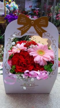 ５月１３日は母の日です(≧∇≦)｜「花の香花園」　（愛知県犬山市の花キューピット加盟店 花屋）のブログ