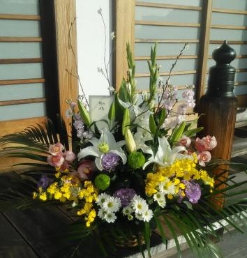 49日法要　御供アレンジメントです。｜「花の香花園」　（愛知県犬山市の花キューピット加盟店 花屋）のブログ