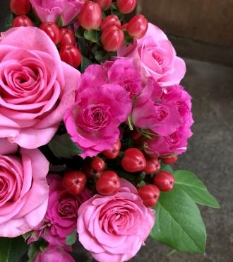 御祝のブーケ風花束です♪｜「花の香花園」　（愛知県犬山市の花キューピット加盟店 花屋）のブログ