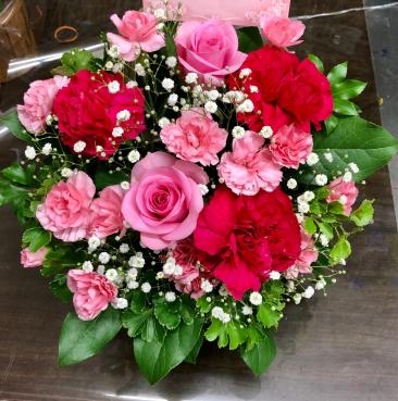 お誕生日お祝い 生花 アレンジメントですo(＾-＾)o｜「花の香花園」　（愛知県犬山市の花キューピット加盟店 花屋）のブログ