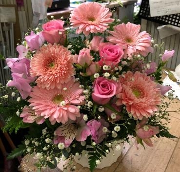 記念日 御祝 生花アレンジメントです(≧∇≦)｜「花の香花園」　（愛知県犬山市の花キューピット加盟店 花屋）のブログ