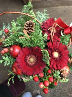 クリスマス風花束です(≧∇≦)｜「花の香花園」　（愛知県犬山市の花キューピット加盟店 花屋）のブログ