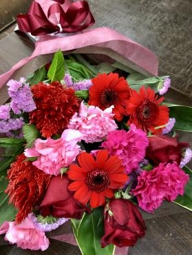赤系の花束です！｜「花の香花園」　（愛知県犬山市の花キューピット加盟店 花屋）のブログ