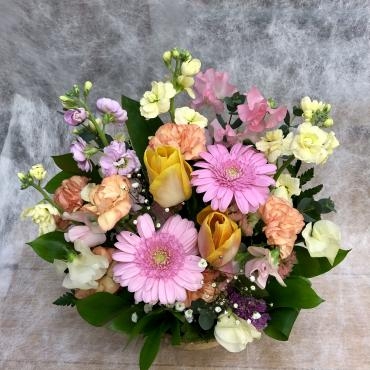 オレンジ色～ピンク色のアレンジメントです｜「花の香花園」　（愛知県犬山市の花キューピット加盟店 花屋）のブログ