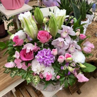 御祝アレンジメントです。｜「花の香花園」　（愛知県犬山市の花キューピット加盟店 花屋）のブログ