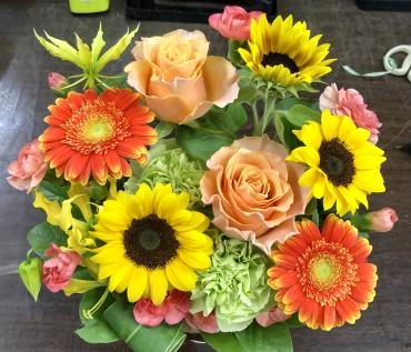 ヒマワリが好きな方への贈り物。フラワーアレンジメントです。｜「花の香花園」　（愛知県犬山市の花キューピット加盟店 花屋）のブログ