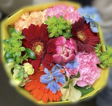 卒業 御祝の花束です(^^)/｜「花の香花園」　（愛知県犬山市の花キューピット加盟店 花屋）のブログ