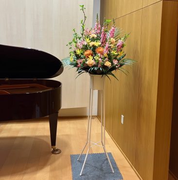 御祝スタンド花です(^^)/｜「花の香花園」　（愛知県犬山市の花キューピット加盟店 花屋）のブログ