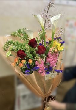 お誕生日お祝いの花束です(^^)/｜「花の香花園」　（愛知県犬山市の花キューピット加盟店 花屋）のブログ