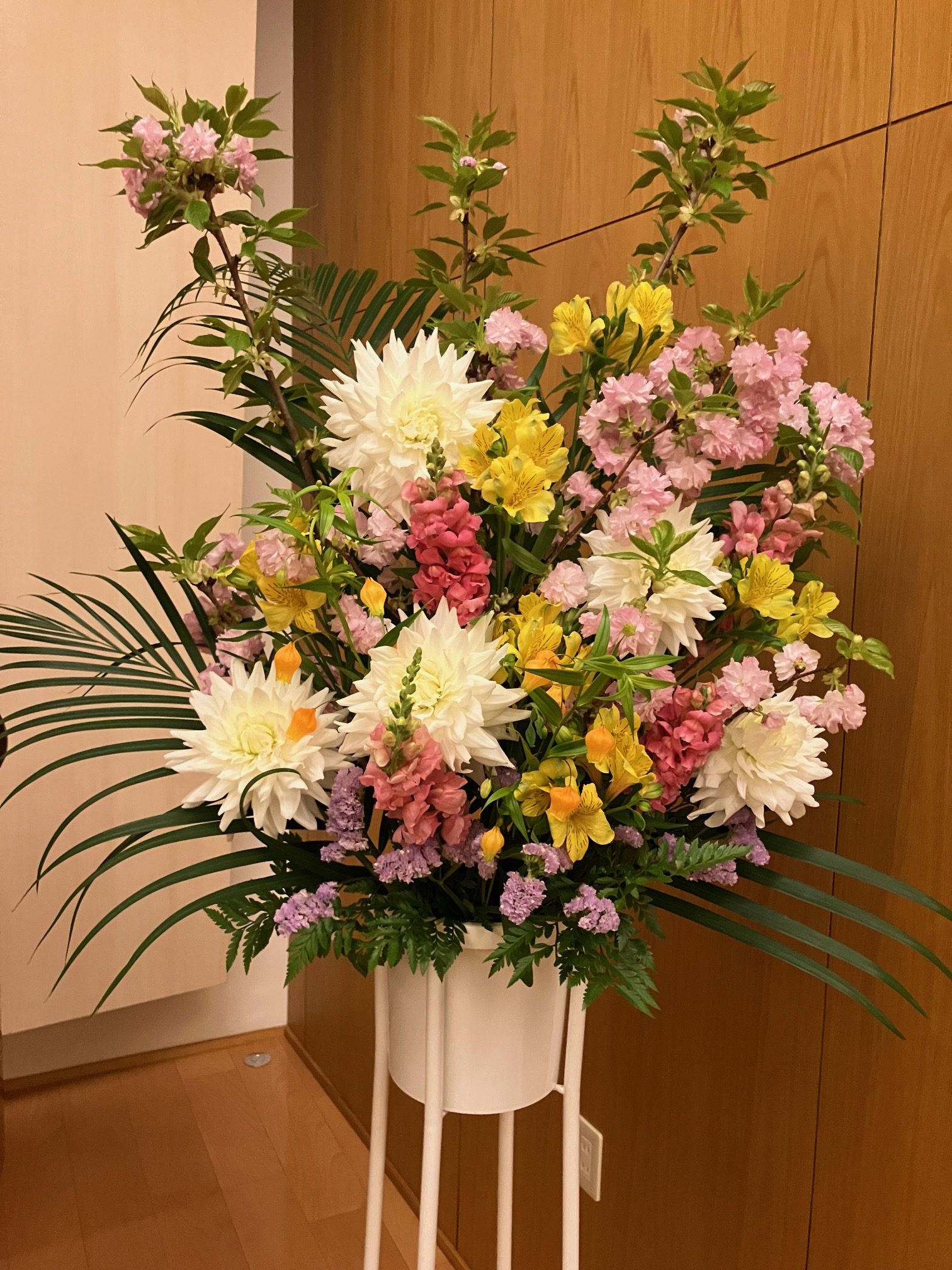 御祝スタンド花です(^^)/｜「花の香花園」　（愛知県犬山市の花キューピット加盟店 花屋）のブログ