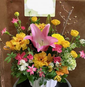 御祝アレンジメントです。｜「花の香花園」　（愛知県犬山市の花キューピット加盟店 花屋）のブログ